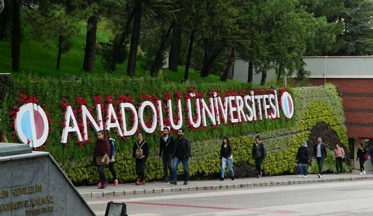 Anadolu Üniversitesi tüm derslerini ücretsiz erişime açtı görseli