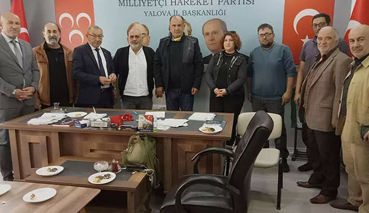 İYİ Parti’den istifa eden 4 kişi daha MHP’ye katıldı görseli