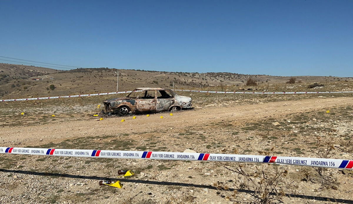 Afyonkarahisar'da kan donduran infaz: Otomobille beraber yakılmış iki erkek cesedi bulundu görseli