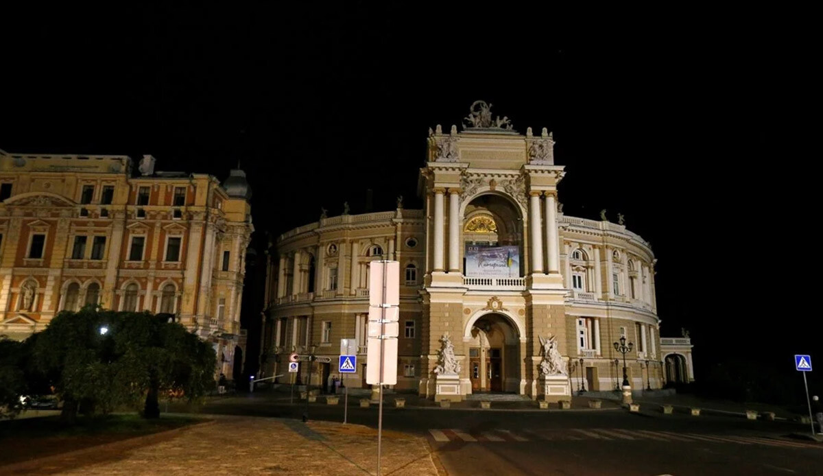 Zelenskiy: Odessa'da 1.5 milyondan fazla kişi elektriksiz kaldı görseli