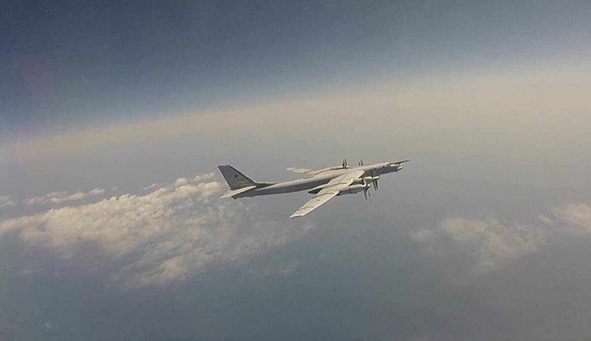 Çin 18 bombardıman uçağını Tayvan’a yolladı görseli