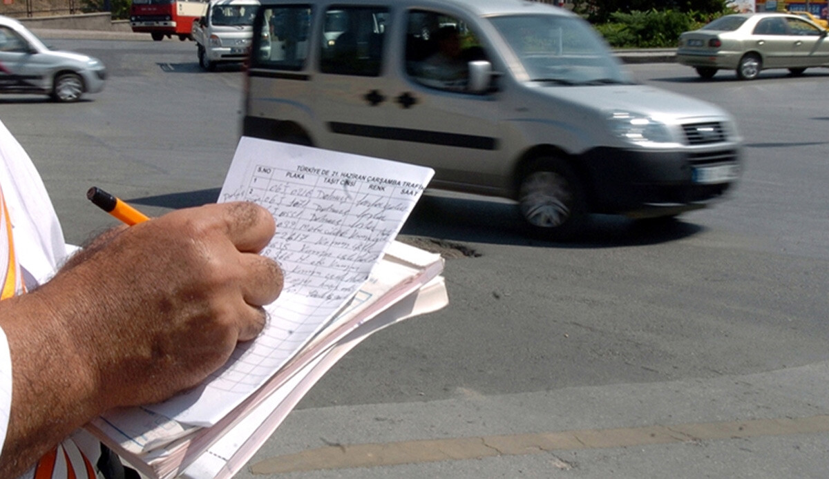 Milyonlarca sürücüyü ilgilendiriyor! Fahri trafik müfettişinin kestiği ceza iptal edildi görseli