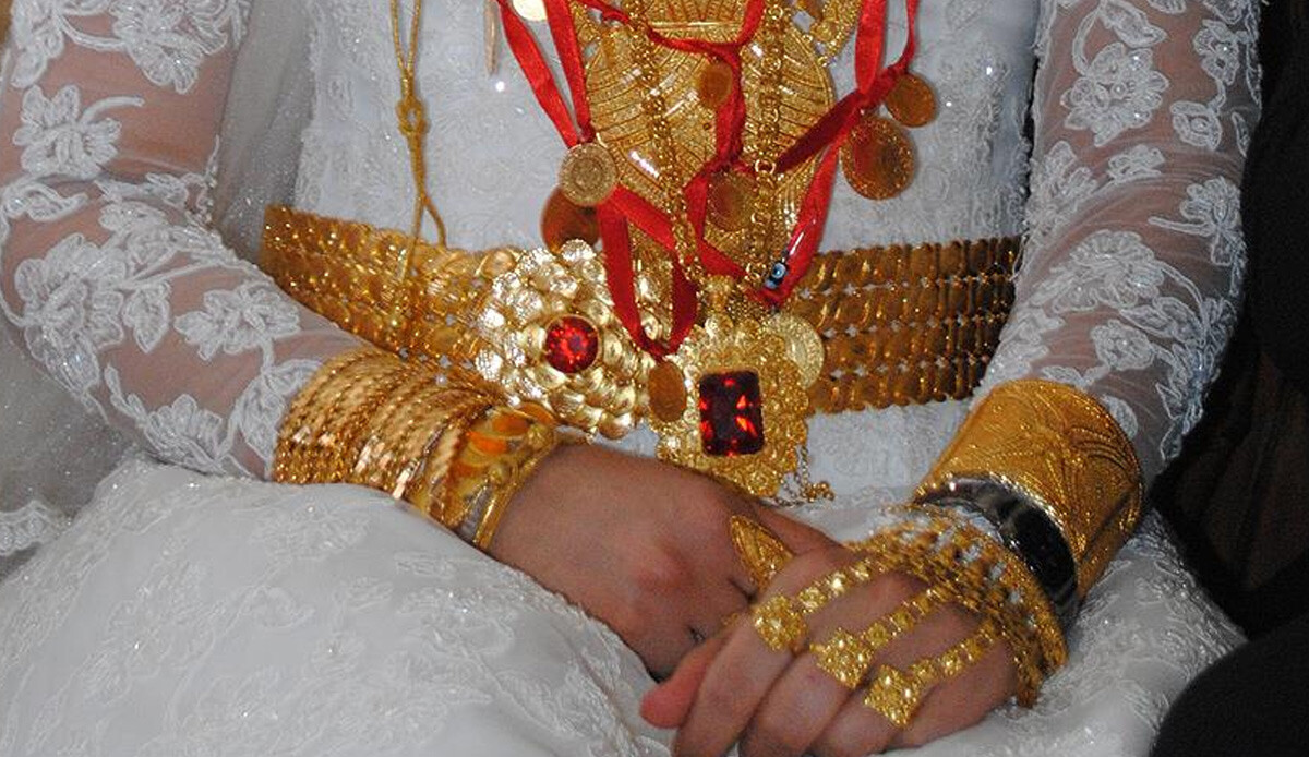 Boşanma aşamasındaki kadının "düğün takıları" talebi reddedildi görseli