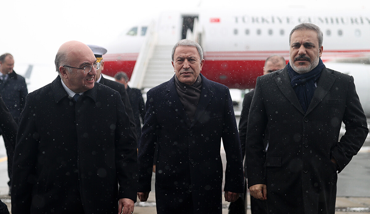 Bakan Akar'dan Suriyelilere güvence: Kardeşlerimizin aleyhine bir şey söz konusu değil görseli