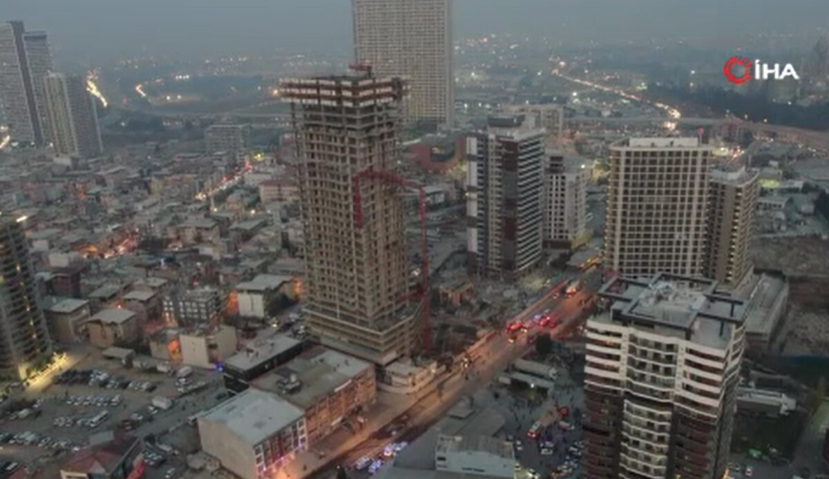 İzmir'de feci iş kazası! Kule vinci devrildi: 6 ölü görseli