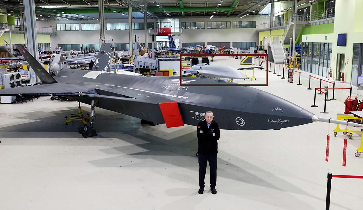 Cumhurbaşkanı Erdoğan, KIZILELMA ile poz verdi görseli