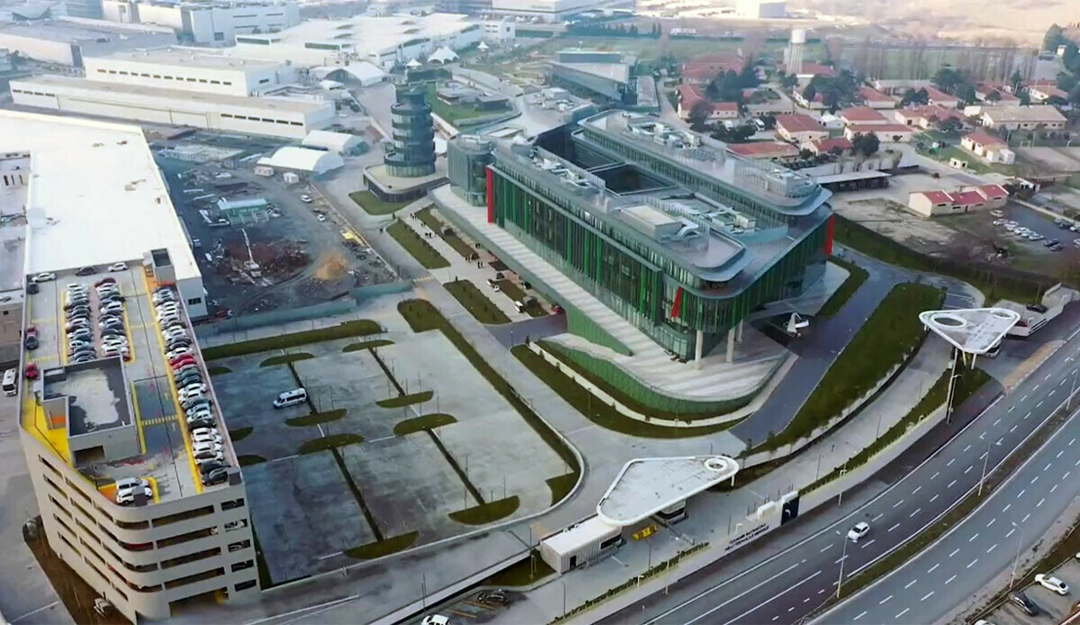 Özdemir Bayraktar Milli Teknoloji Merkezi'nden görüntüler paylaşıldı görseli