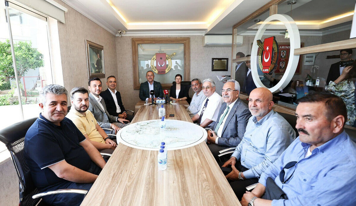 Dışişleri Bakanı Çavuşoğlu'dan yerel seçim mesajı: İstanbul, Ankara ve Antalya'yı da alacağız görseli