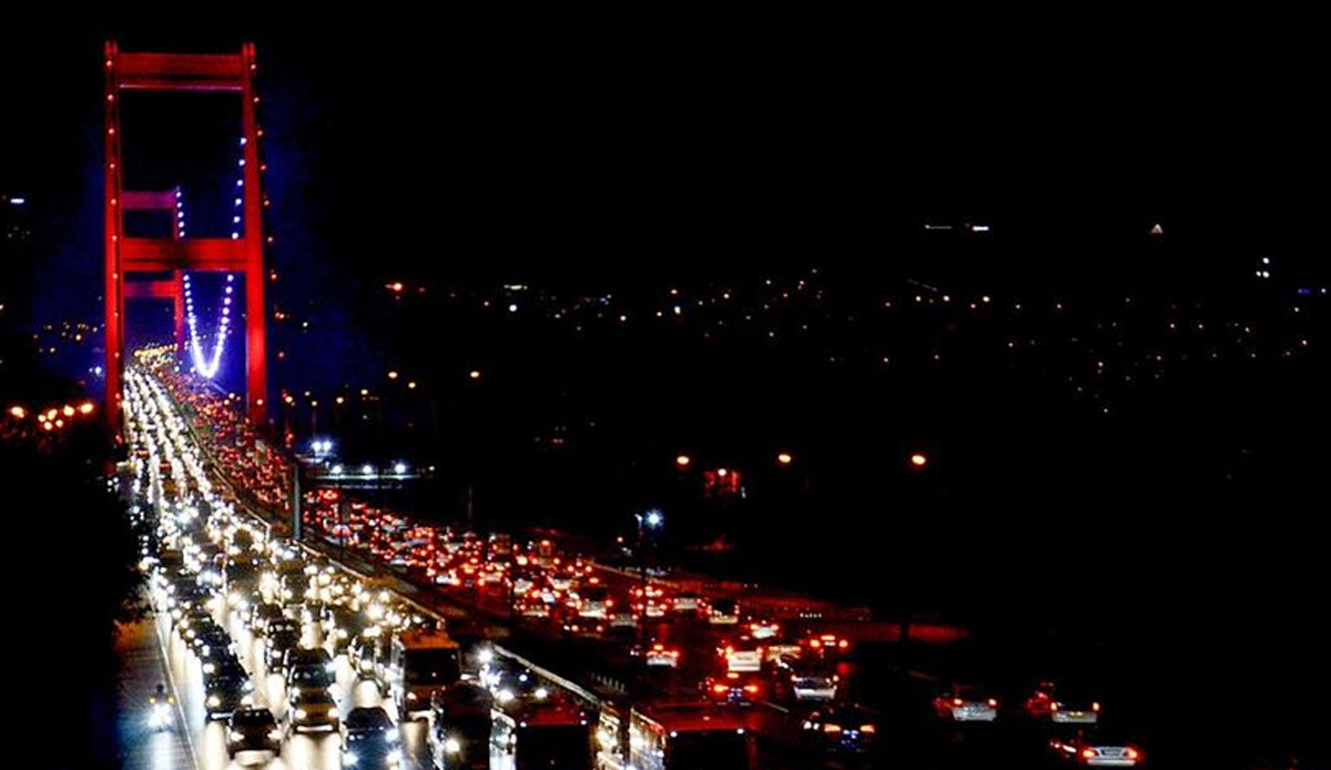 İstanbul'a 'ücretli giriş' tartışılıyor: Mega trafiğe paralı çözüm görseli