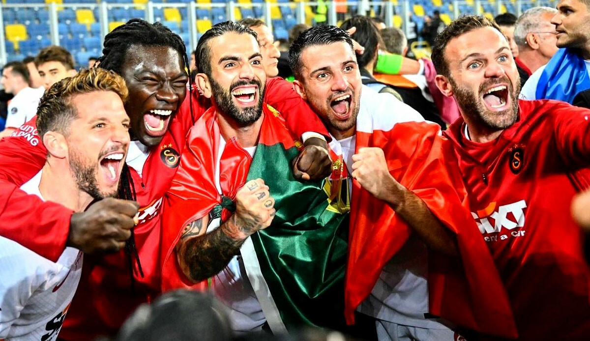 Galatasaray'da sürpriz gelişme! 'Yerime transfer yaparsanız ayrılırım' görseli