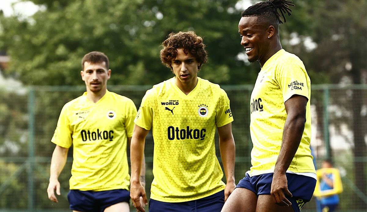 Fenerbahçe'nin Rusya kamp kadrosu belli oldu: 3 oyuncu İstanbul'da bırakıldı görseli