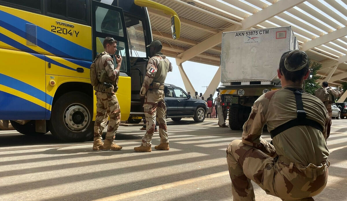 Nijer'de tahliyeler devam ediyor! Güney Kore, Japonya, İngiltere ve ABD... görseli