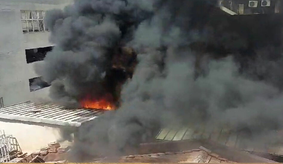 Bomba gibi patladı: Korku ve panik anları kamerada görseli