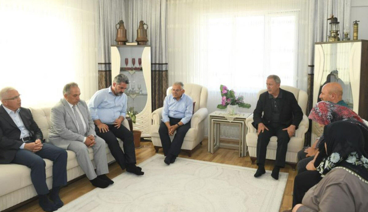 Akar ve Büyükkılıç'tan anlamlı ziyaret: Şehidimizin emaneti olan ailesinin her zaman yanında olacağız görseli