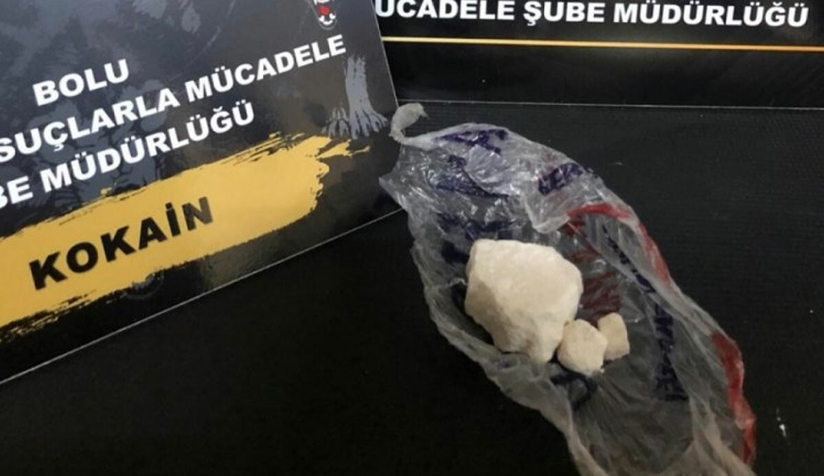 Otobüsteki yolcuda onlarca kilo kokain ele geçirildi görseli