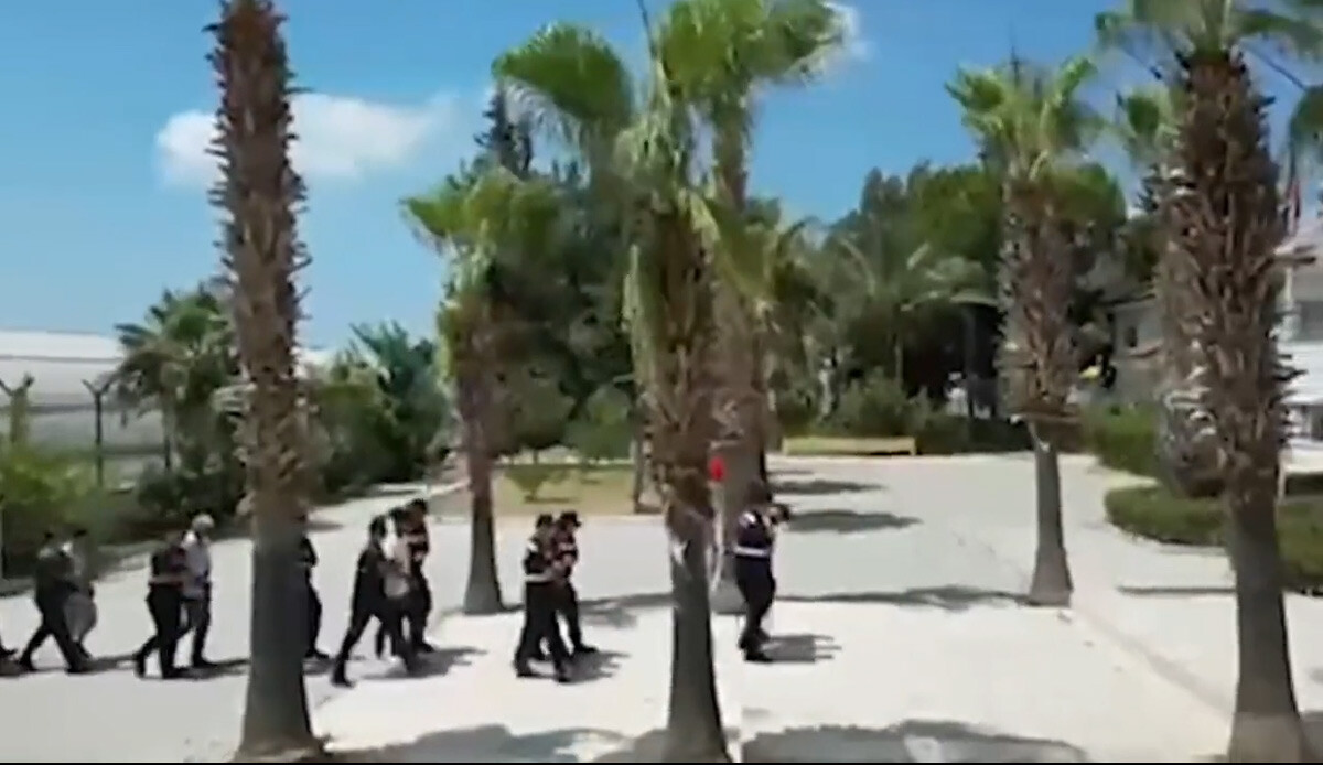 Kaçak göçmen avı sürüyor! Bakan Yerlikaya açıkladı: 39 organizatör yakalandı görseli