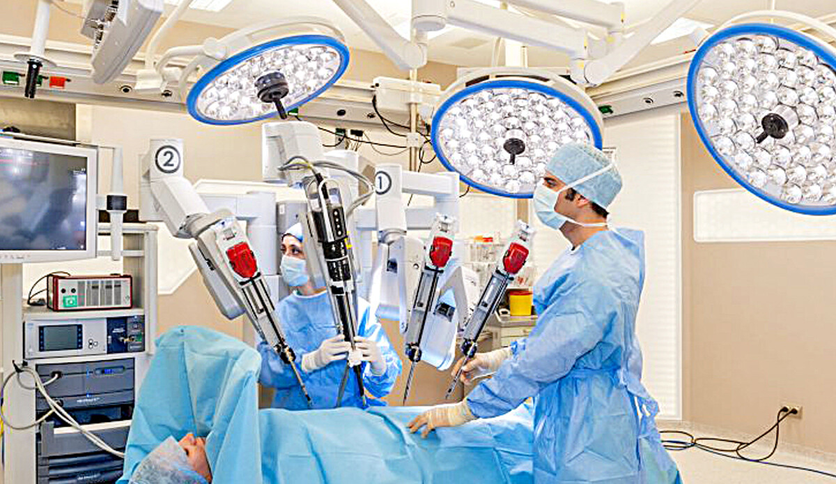 Ameliyatlar robotlara emanet görseli