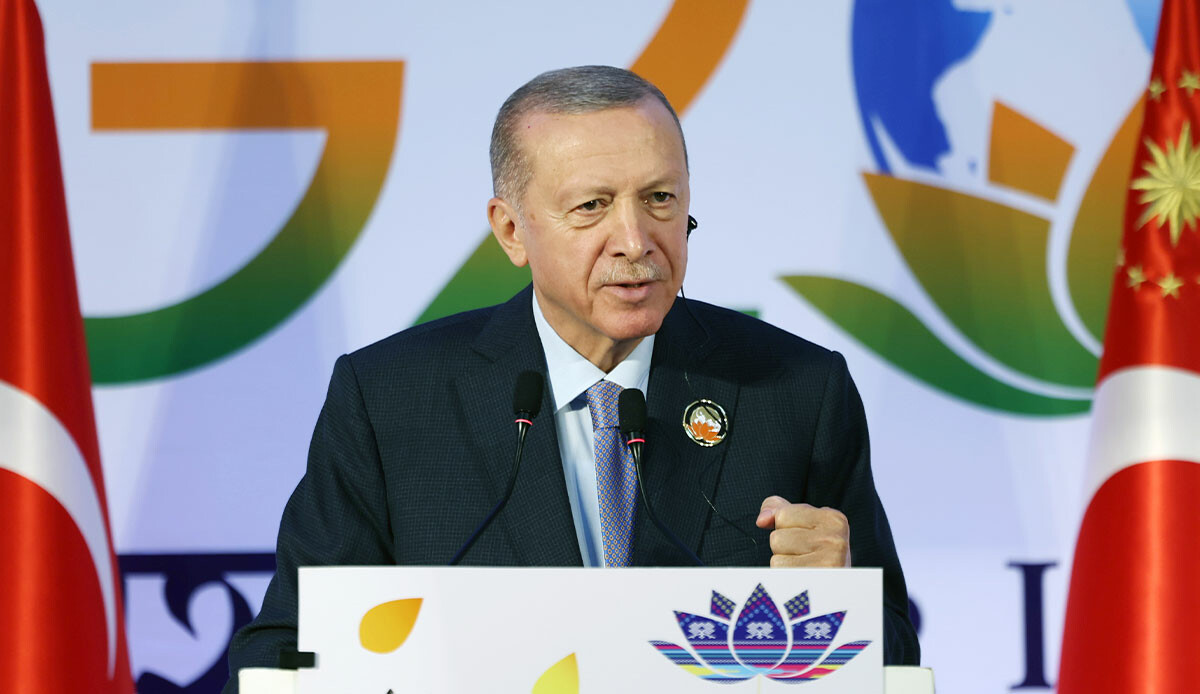 Cumhurbaşkanı Erdoğan'dan G20 Liderler Zirvesi'nde dünyaya mesaj: Sorunlarımızın sebebi merhamet eksikliğidir görseli