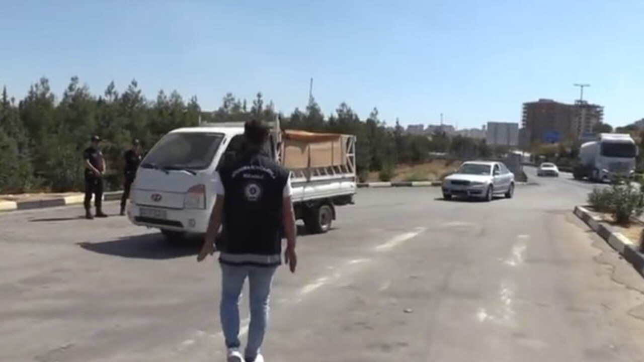 İçişleri Bakanı Yerlikaya açıkladı: 26 göçmen kaçakçısı yakalandı görseli