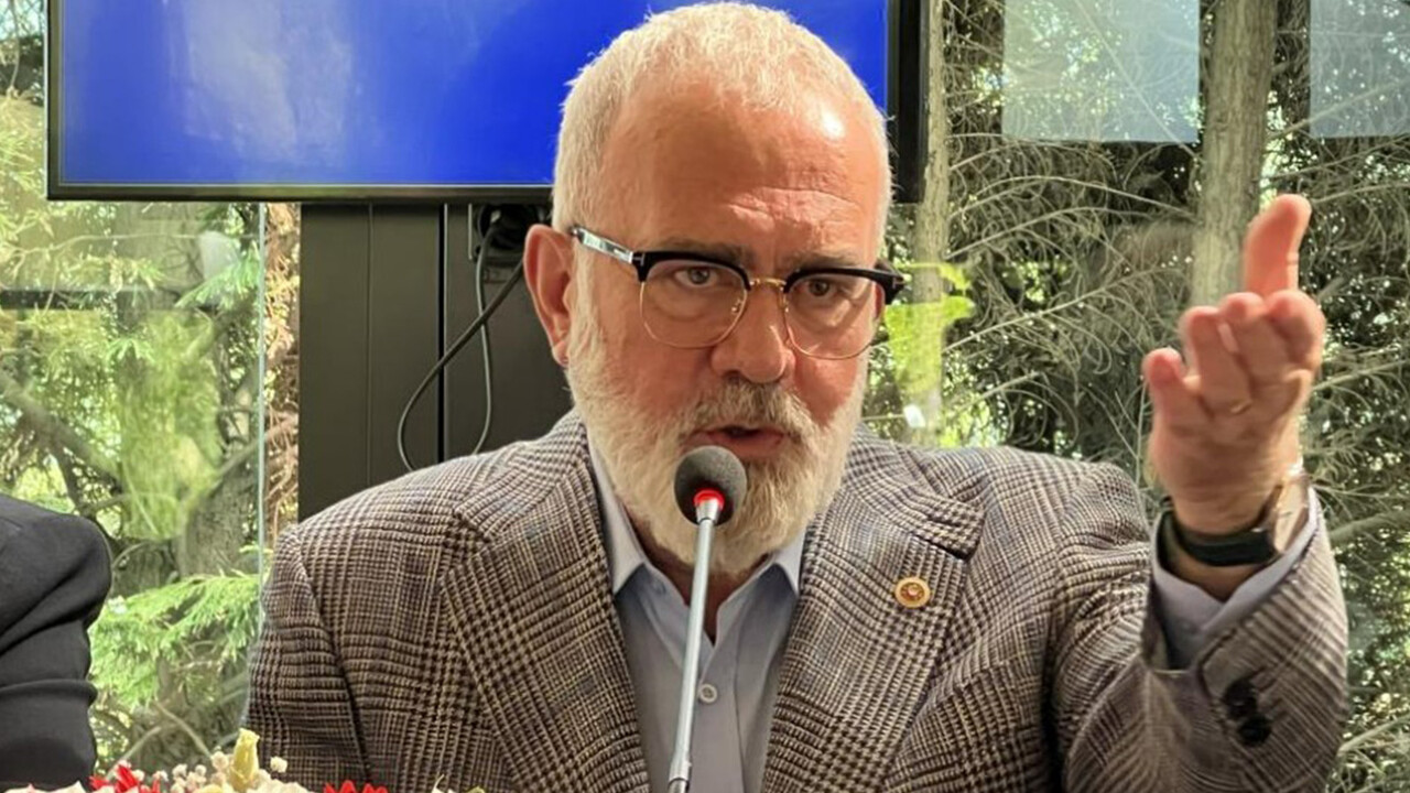 AK Parti'den yeni anayasa açıklaması: Bütün şartları zorlayacağız olmuyorsa milletimize gideceğiz görseli