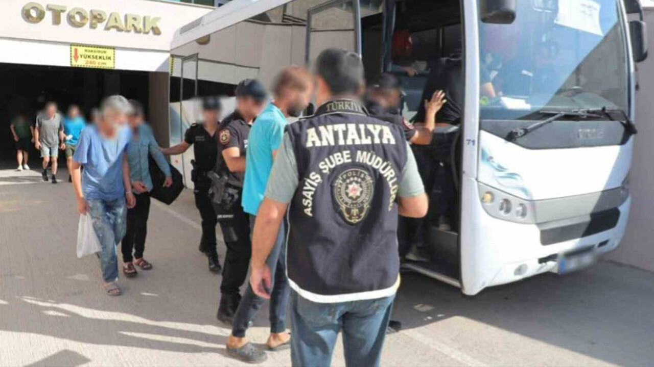 Antalya'da operasyon: 63 gözaltı var görseli