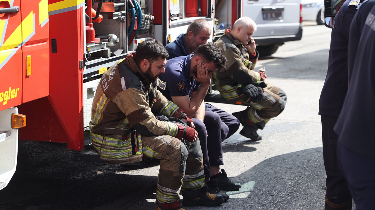 Son dakika haberi: Ankara Keçiören'de yangın! Dumandan etkilenen 4 itfaiye erinden biri şehit oldu görseli