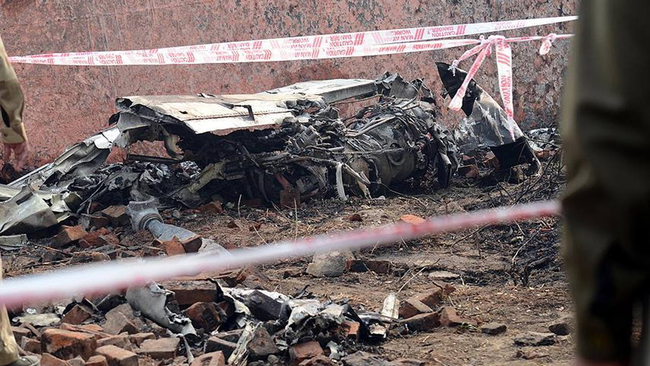 ABD'de evin üzerine uçak düştü: 2 ölü görseli