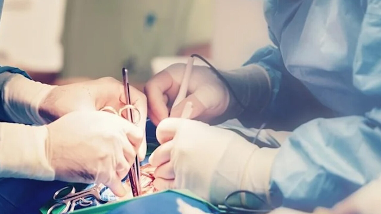 Hastadan ameliyat parası aldığı iddia edilen doktor tutuklandı görseli