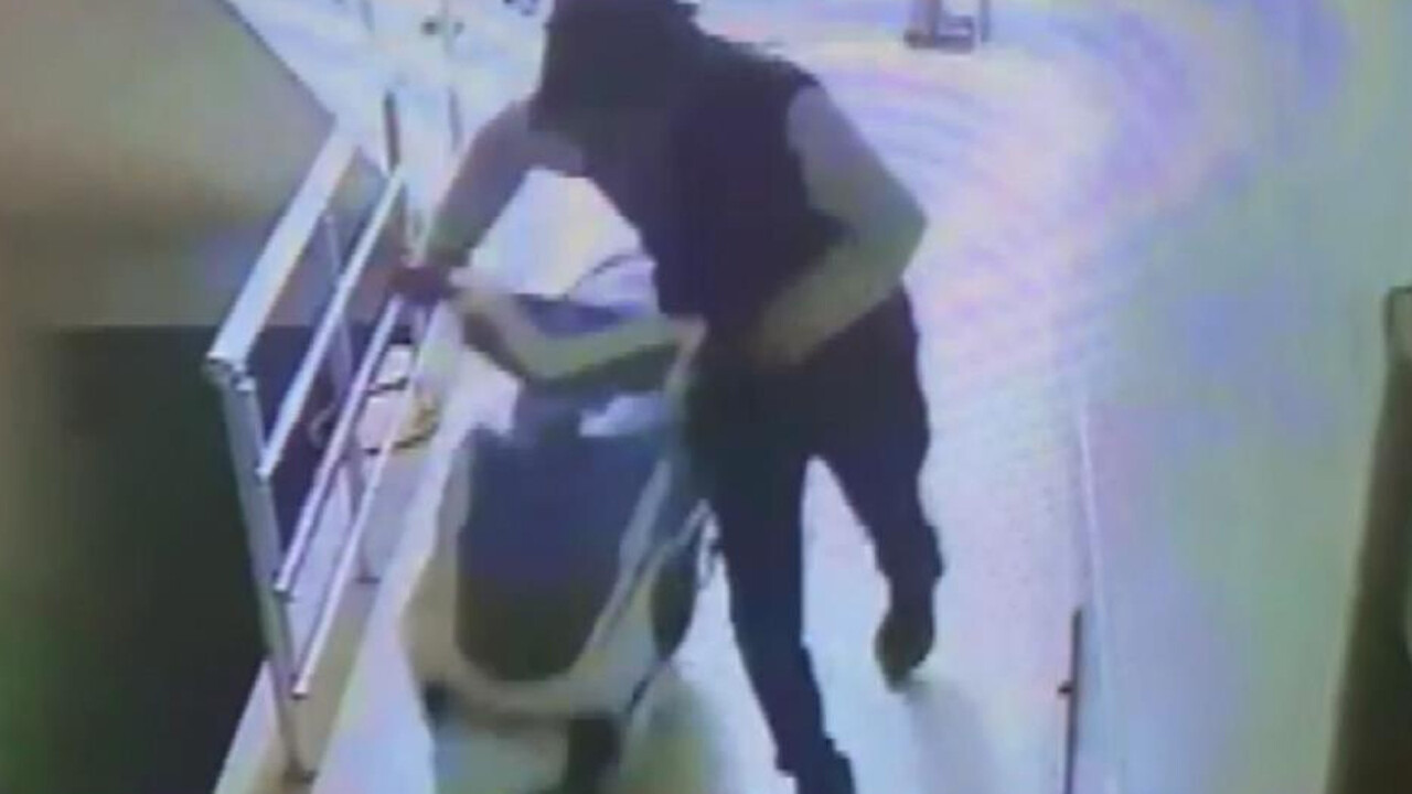 Hızsız güvenlik kamerasından kaçamadı! Yakayı ele verdi görseli