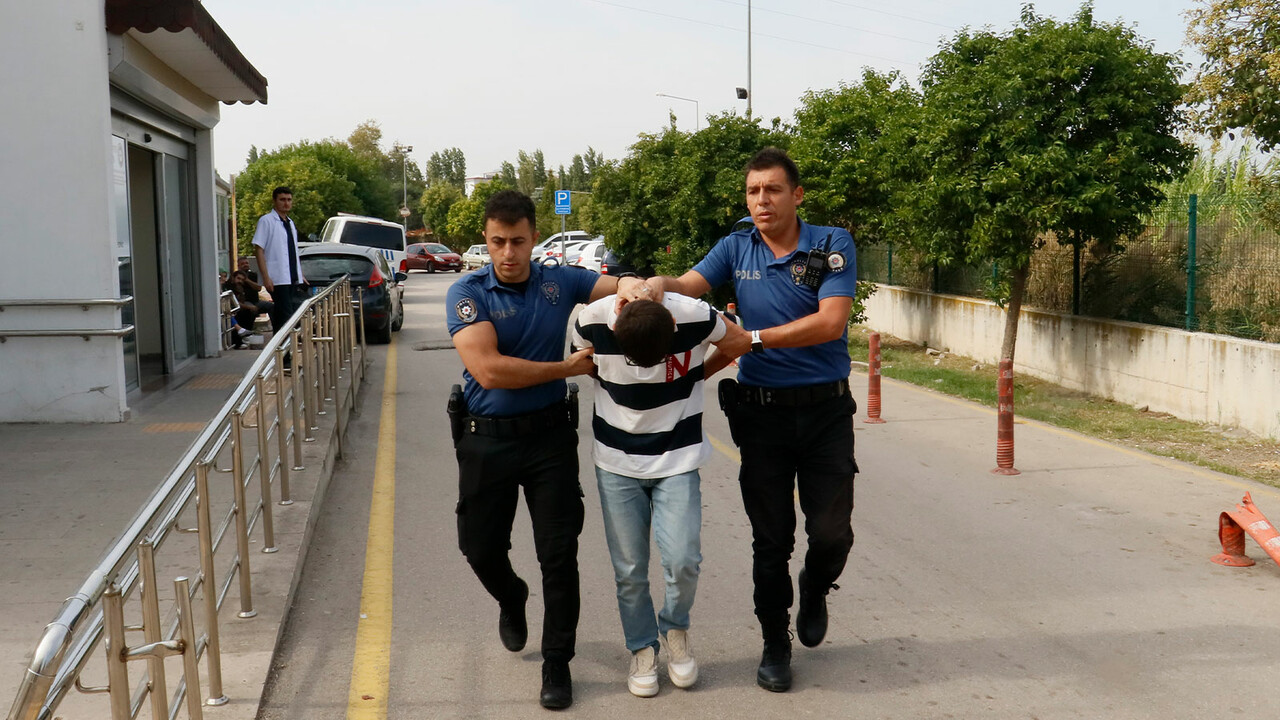 Öğretmeni darp eden taksicinin savunması ağızları açık bıraktı: Ben dövmedim kendi kendini dövmüş görseli