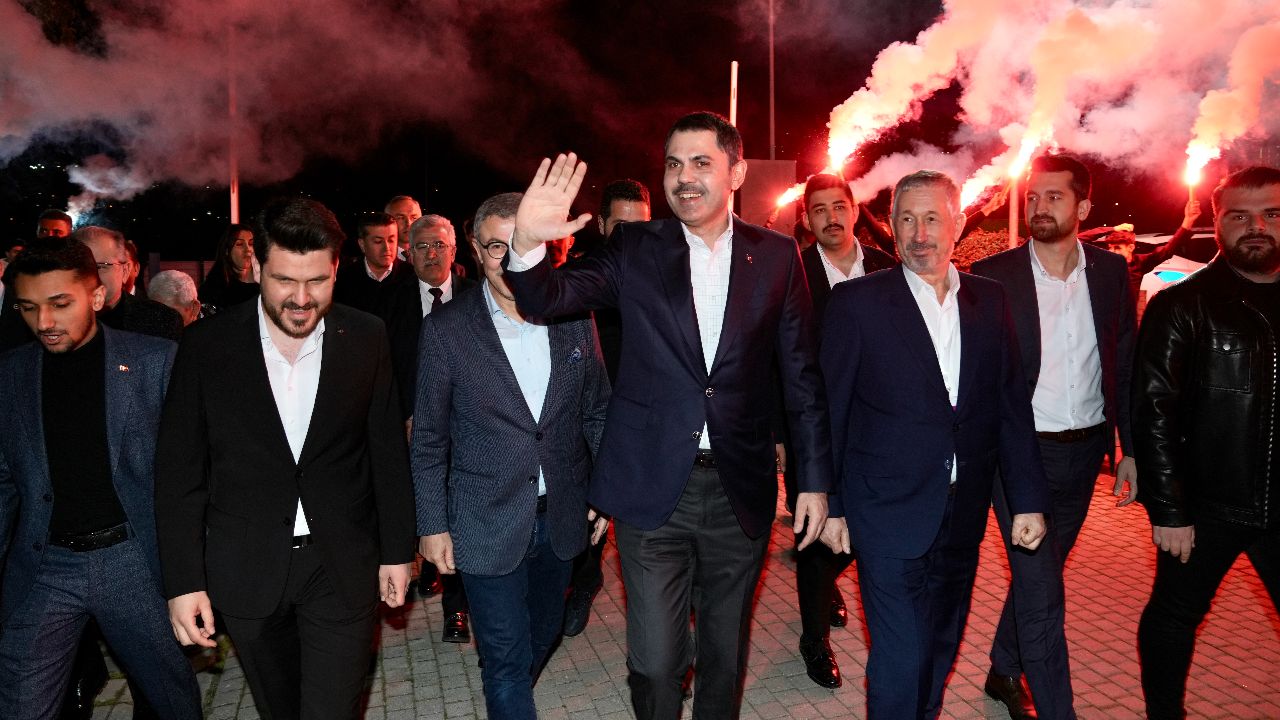 Murat Kurum'dan İmamoğlu'na: Siyasi hırsları uğruna, İstanbul’u pazarlık konusu haline getirdi görseli