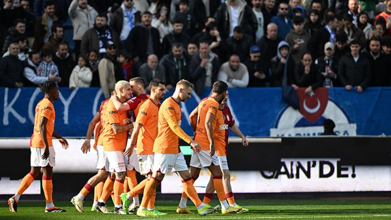 Aslan, Paşa'yı son dakikada devirdi! Gol düellosunda kazanan Galatasaray oldu görseli