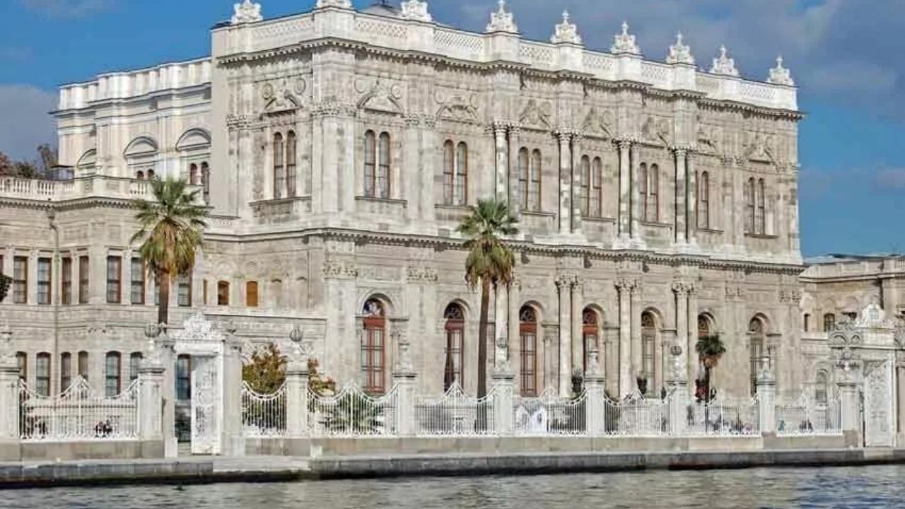 Dolmabahçe Sarayı bayramın birinci günü kapalı, ikinci ve üçüncü günü ziyarete açık olacak görseli