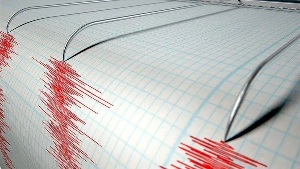 İzmir ve çevresinde deprem hissedildi! 4.5 Yunanistan depremi son dakika görseli
