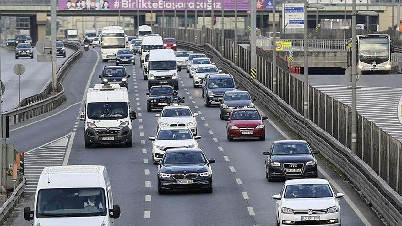 Yollarda yapay zeka dönemi başladı! Yerli radar, 4 şeridi birden tespit ediyor görseli