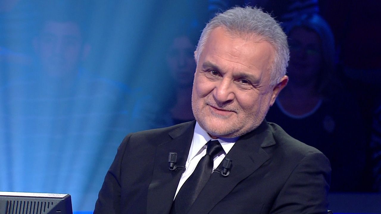 Kenan Işık modern tiyatronun yerli ismiydi... Sahnedeki Işık söndü görseli