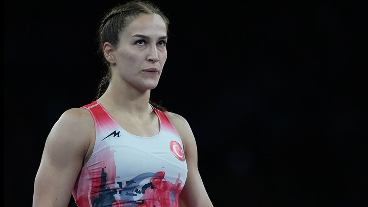 Polonyalı Viktorya Choluj'u yenen milli güreşçi Buse Tosun Çavuşoğlu bronz madalya maçına çıkacak görseli