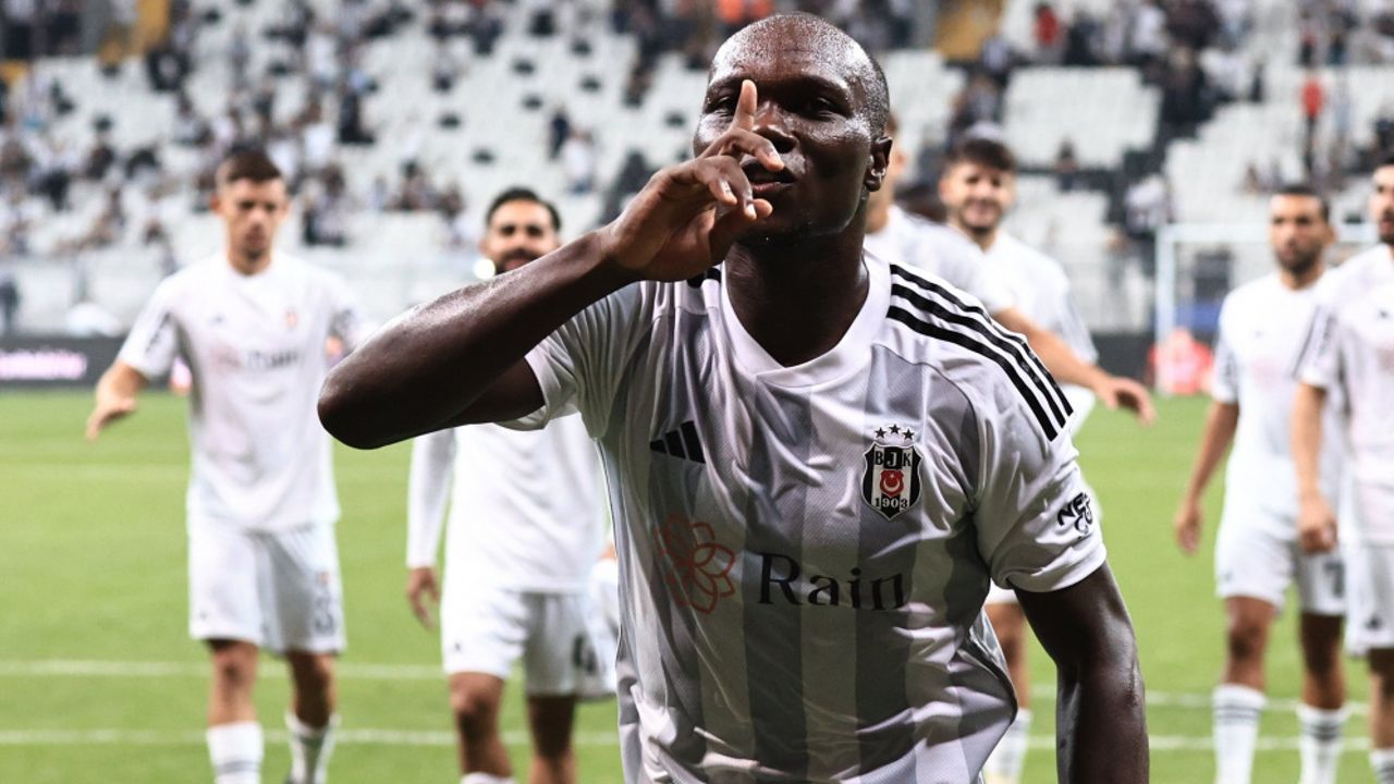 Aboubakar transferini saat vererek duyurdular! 2.7 milyon euro detayı... görseli