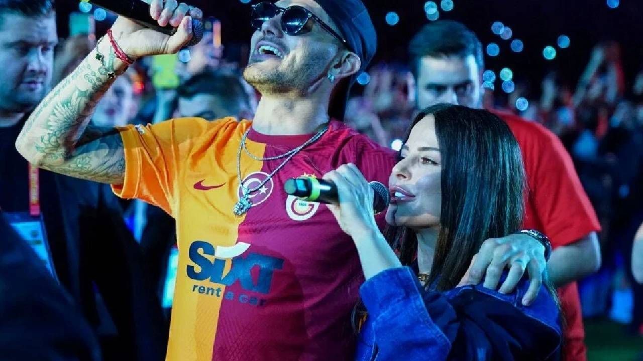 Şarkıcı Simge'ye sahnede çirkin saldırı! Neye uğradığını şaşırdı görseli