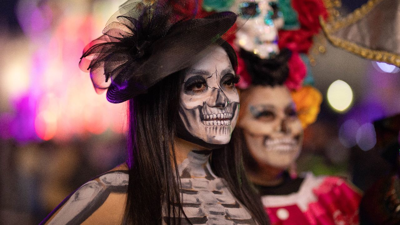 110 yıl önce ölen karikatürist ilham alınıyor! Meksika'da 'Ölüler Günü' kutlandı görseli