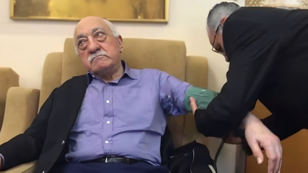 Fetullah Gülen'in vasiyeti ortaya çıktı! Bavullar heyet önünde açıldı görseli