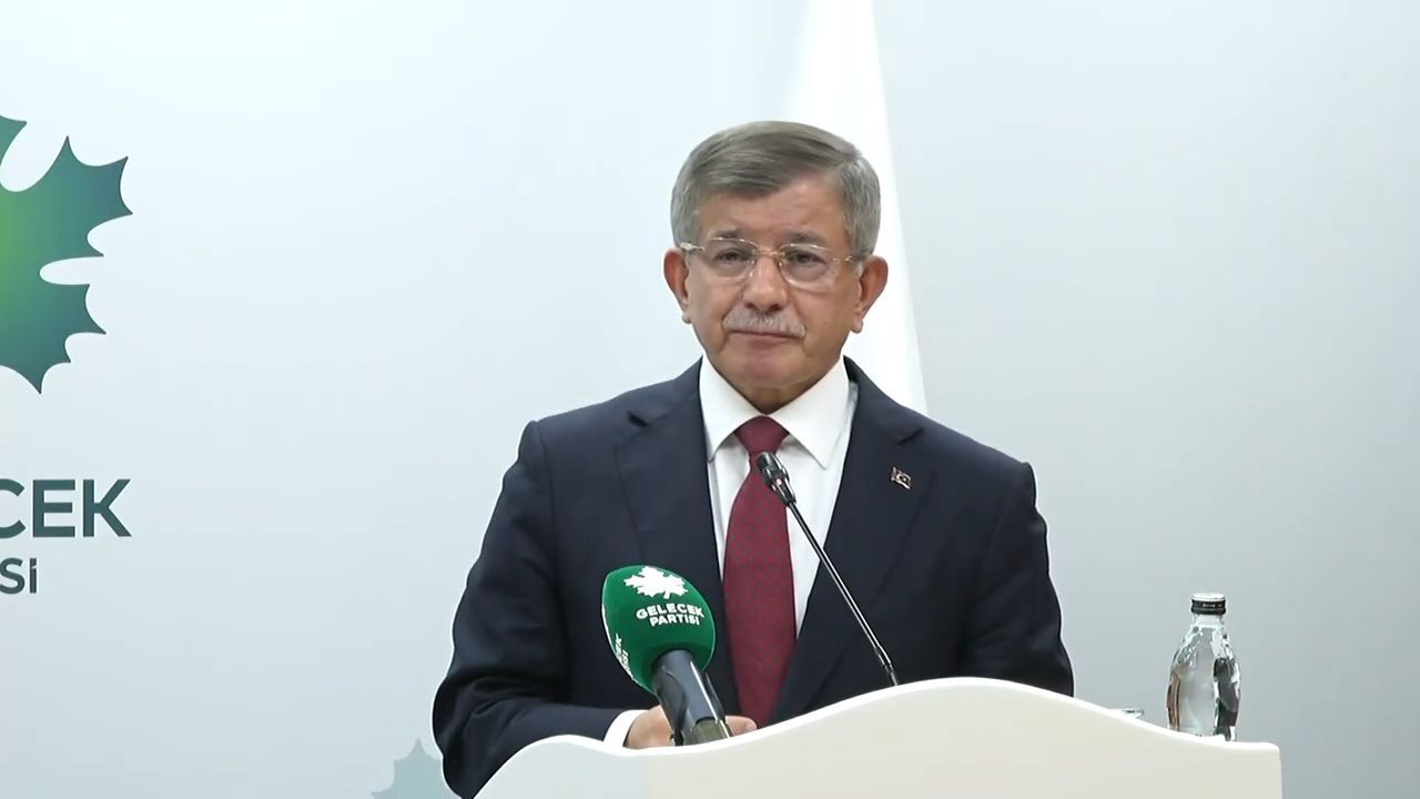 Ahmet Davutoğlu DEM Parti Genel Başkanlarıyla görüştü: Bahçeli'nin çağrısı olumlu etki yaptı görseli