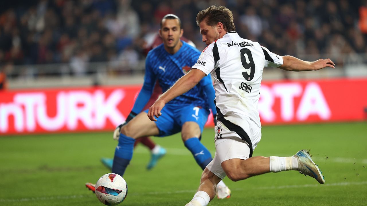 Beşiktaş'ın galibiyet hasreti 5'e çıktı! Siyah-beyazlılar Hatayspor ile berabere kaldı görseli