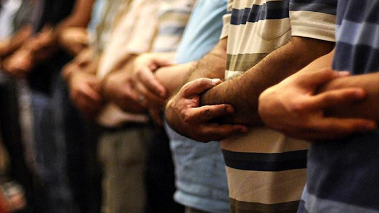 Cuma namazı saat kaçta? 7 Şubat 2025 İstanbul, Ankara, İzmir ve il il cuma namazı saati görseli