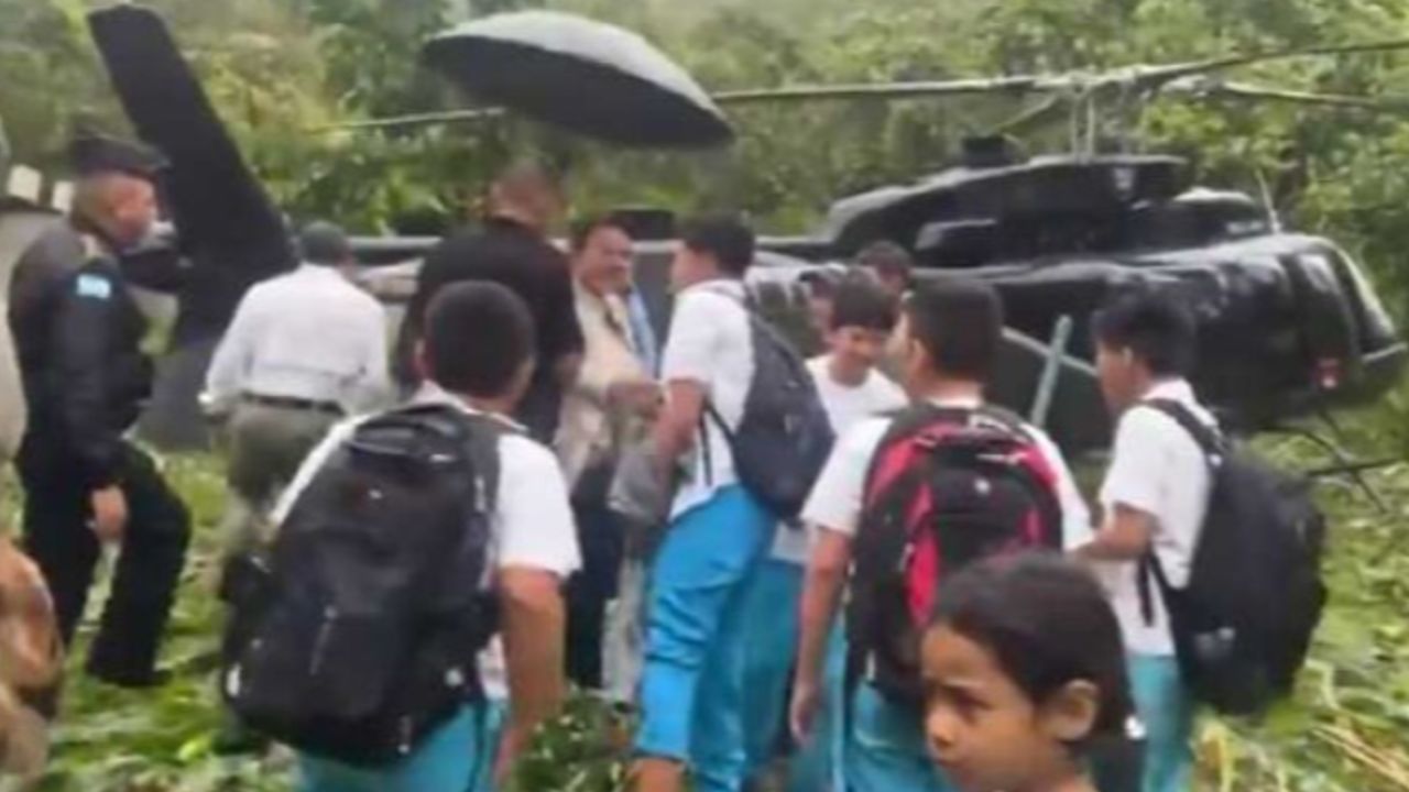 Honduras Devlet Başkanı ölümden döndü! Helikopter dağlık bölgeye acil iniş yaptı görseli