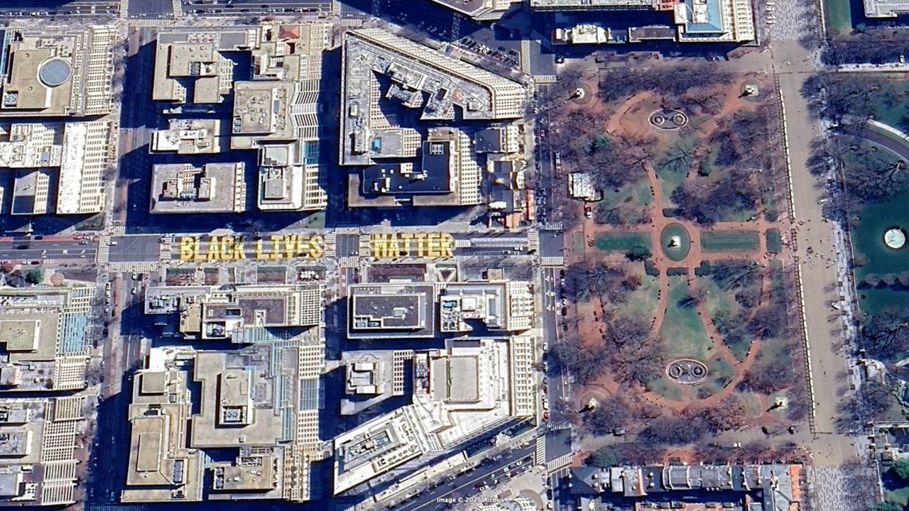 Google Earth'ten bile görülebiliyor! ABD'nin kalbindeki ikonik yazı için karar verildi görseli