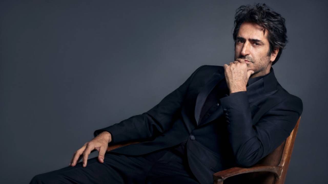 Ünlü şarkıcı Mahsun Kırmızıgül'ün acı günü! Aldığı haberle yıkıldı görseli