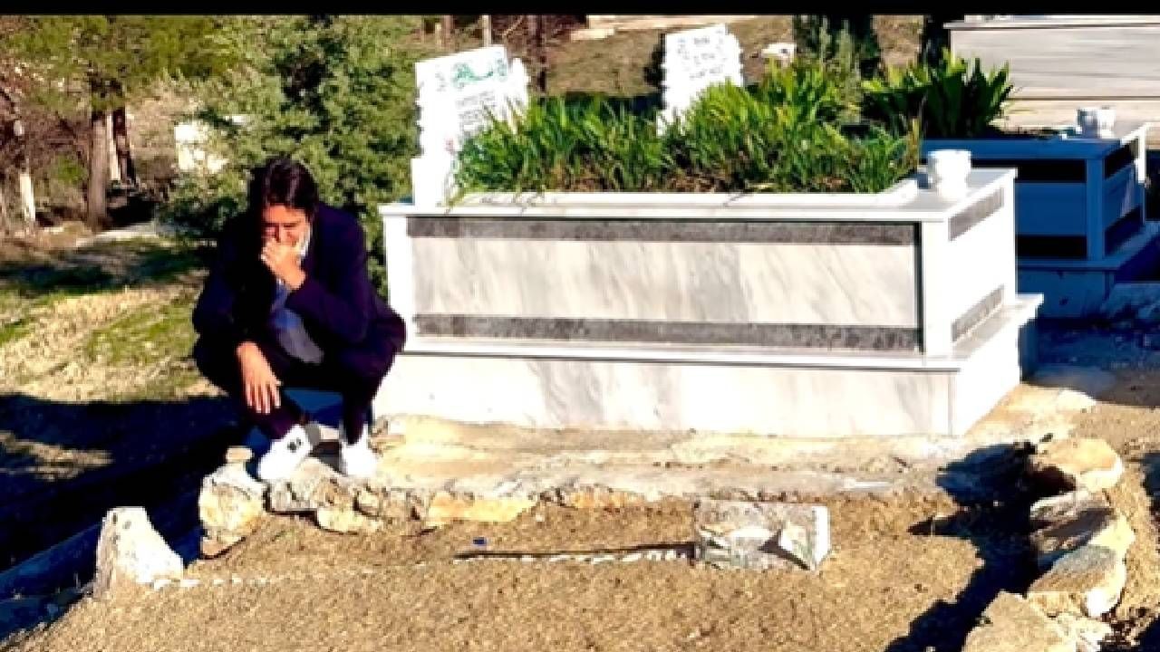 Mahsun Kırmızıgül aldığı haberle yıkıldı! Mezarın başında hüngür hüngür ağladı görseli