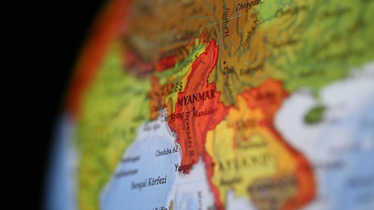 Myanmar'da 7.7 büyüklüğünde deprem! Birçok ülkeden hissedildi görseli