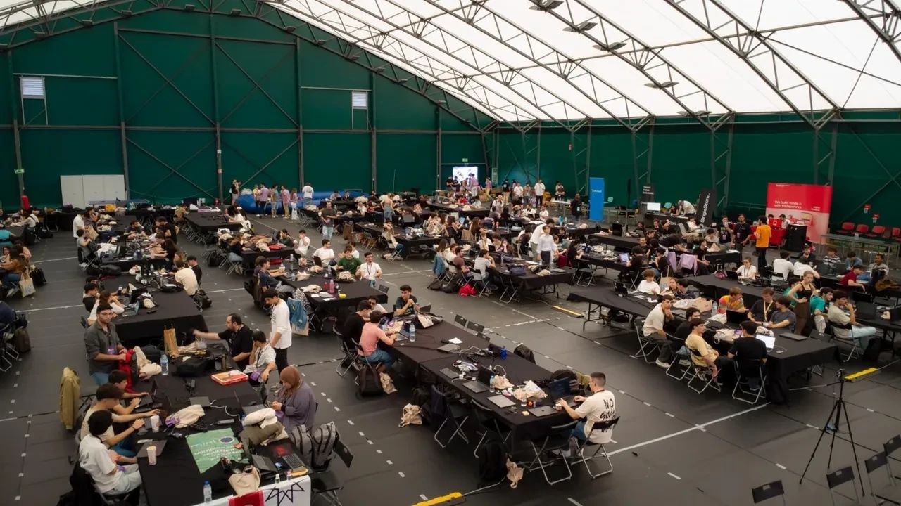 Avrupa'da tarihi başarı! YTÜ’lü öğrencilerden çifte birincilik görseli